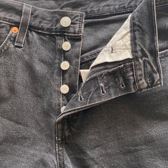 Levi’s | 501 Shorts - Picture 5 of 7